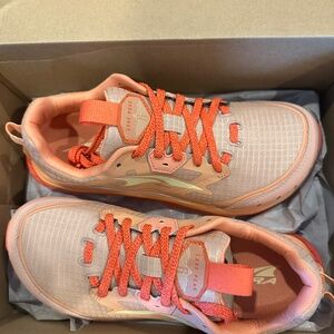 NEW ALTRA W Lone Peak 6 7.5